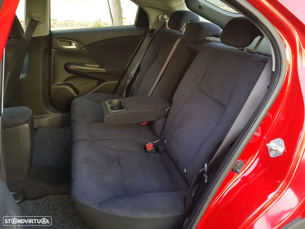 Honda Civic 1.4 i-VTEC Sport - 33