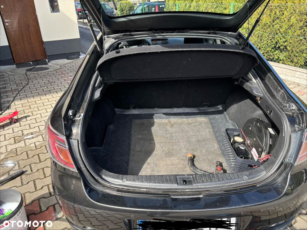 Mazda 6 2.0 Exclusive + - 12