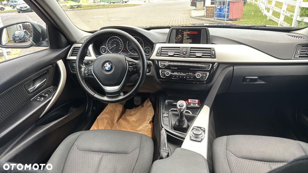 BMW Seria 3 318d Edition Luxury Line Purity - 12