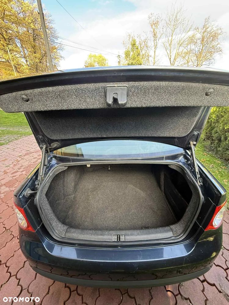 Volkswagen Jetta 1.9 TDI Comfortline - 7