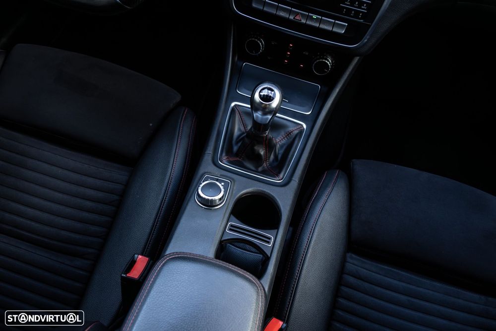 Mercedes-Benz CLA 180 d AMG Line - 25