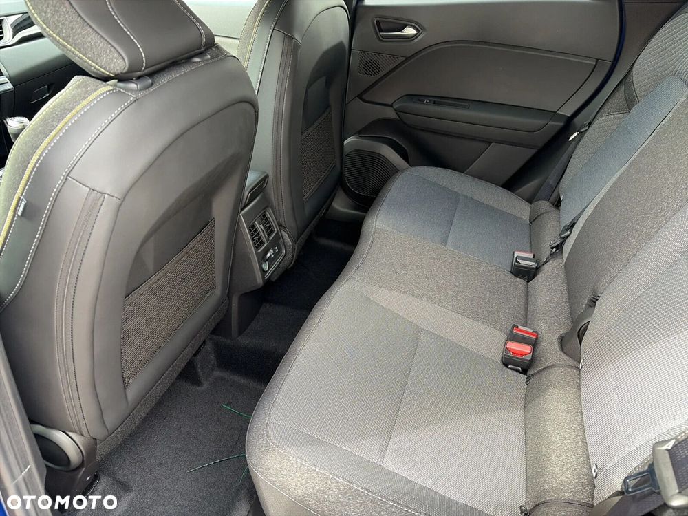 Mitsubishi Grandis - 15