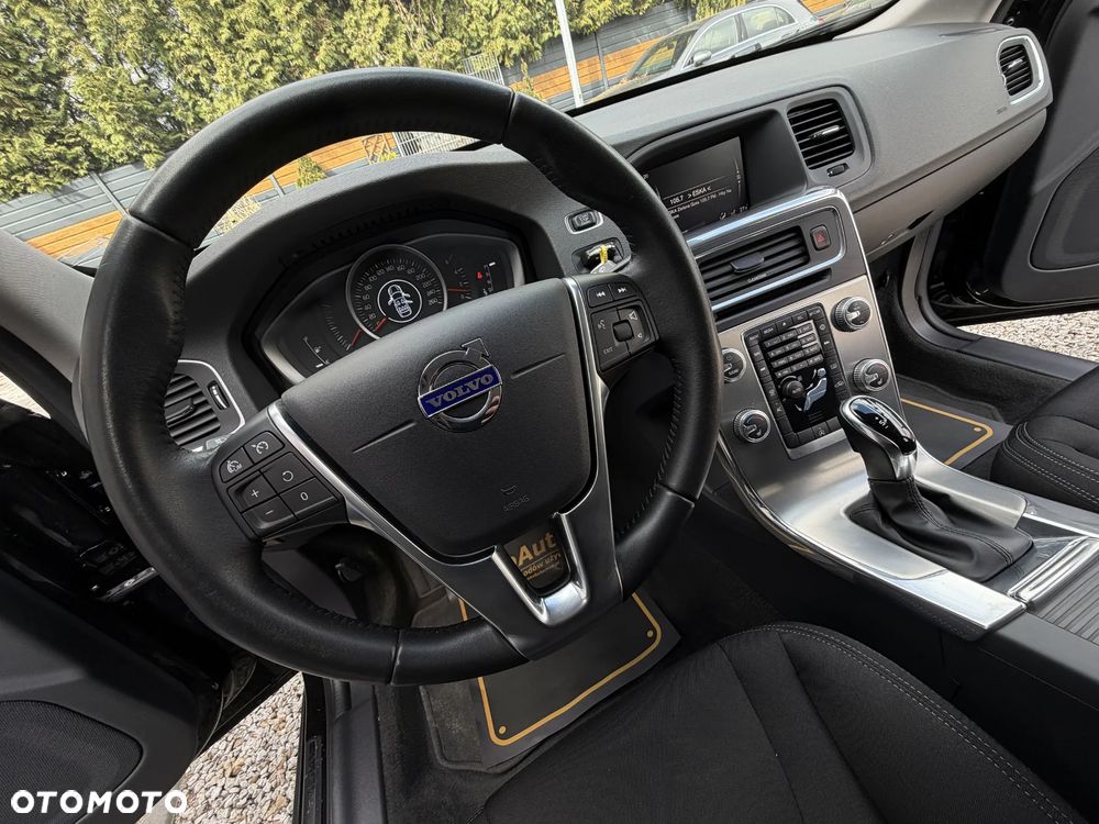Volvo V60 D3 Geartronic Momentum Pro - 27