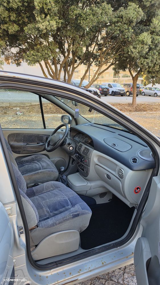 Renault Scénic 1.4 16V RXE AC - 15