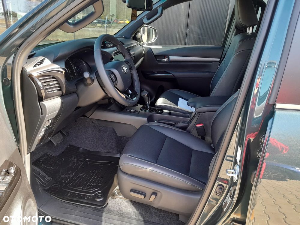 Toyota Hilux 2.8 D-4D Double Cab Invincible 4x4 - 7