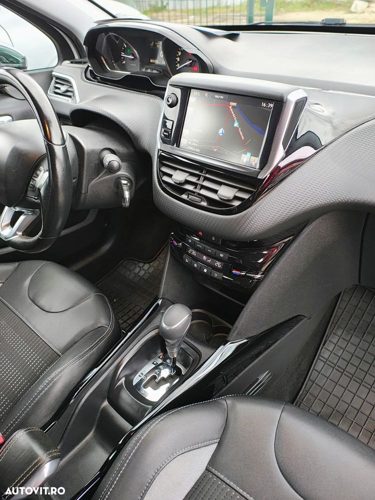 Peugeot 2008 PureTech 110 GPF Stop&Start EAT6 Allure - 7