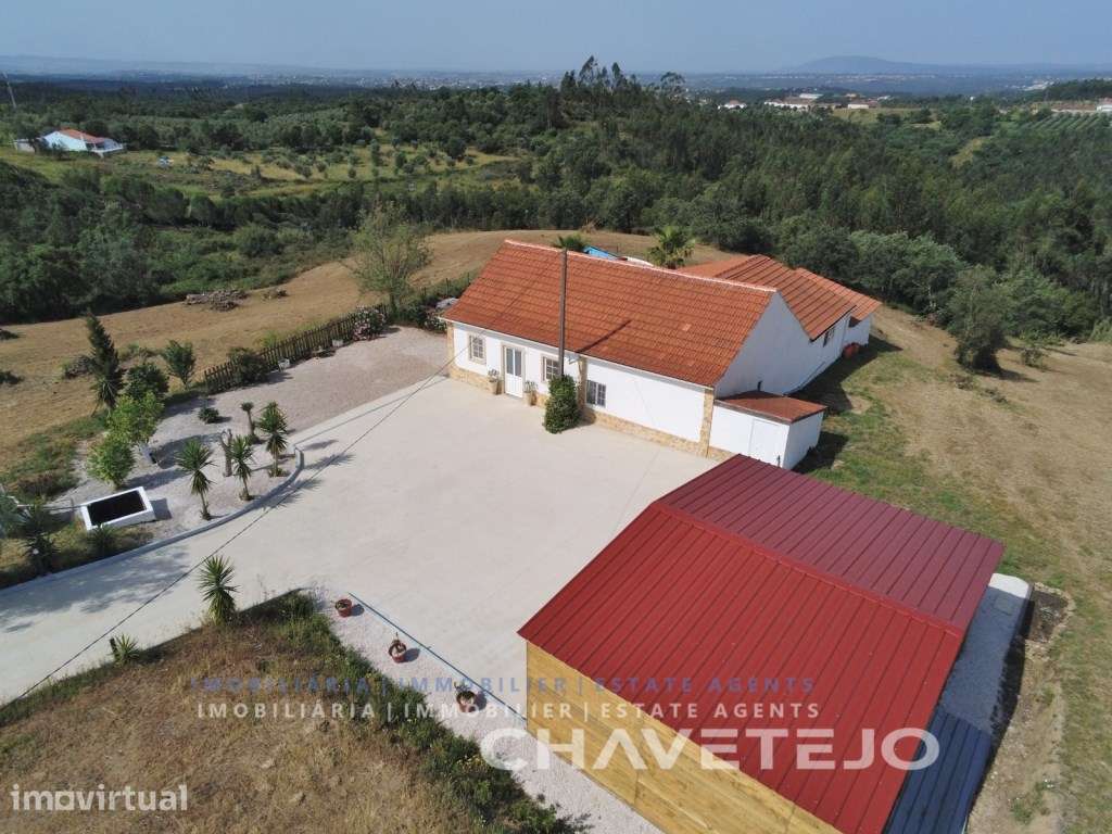 Encantadora casa de pedra T3 com piscina inserida em terreno 11.840... - Grande imagem: 2/60