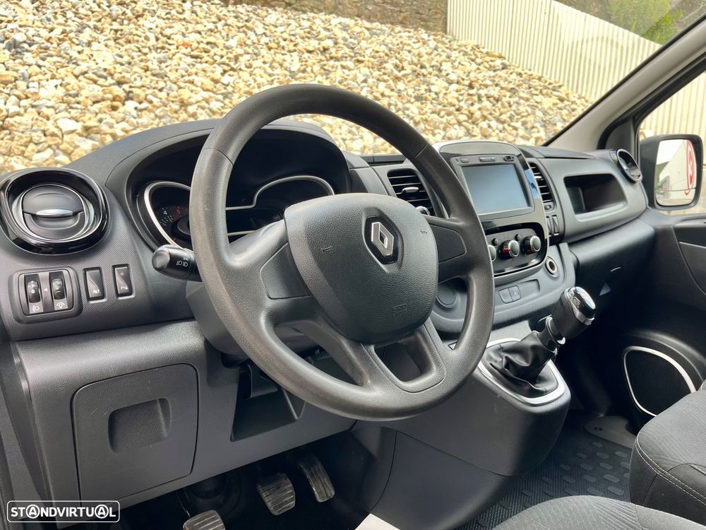 Renault Trafic 1.6 DCI Cabine dupla 6 lugares versão longa - 21