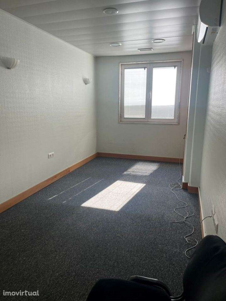 Av. República: Arrenda-se salas Centro Escritórios - Grande imagem: 3/11