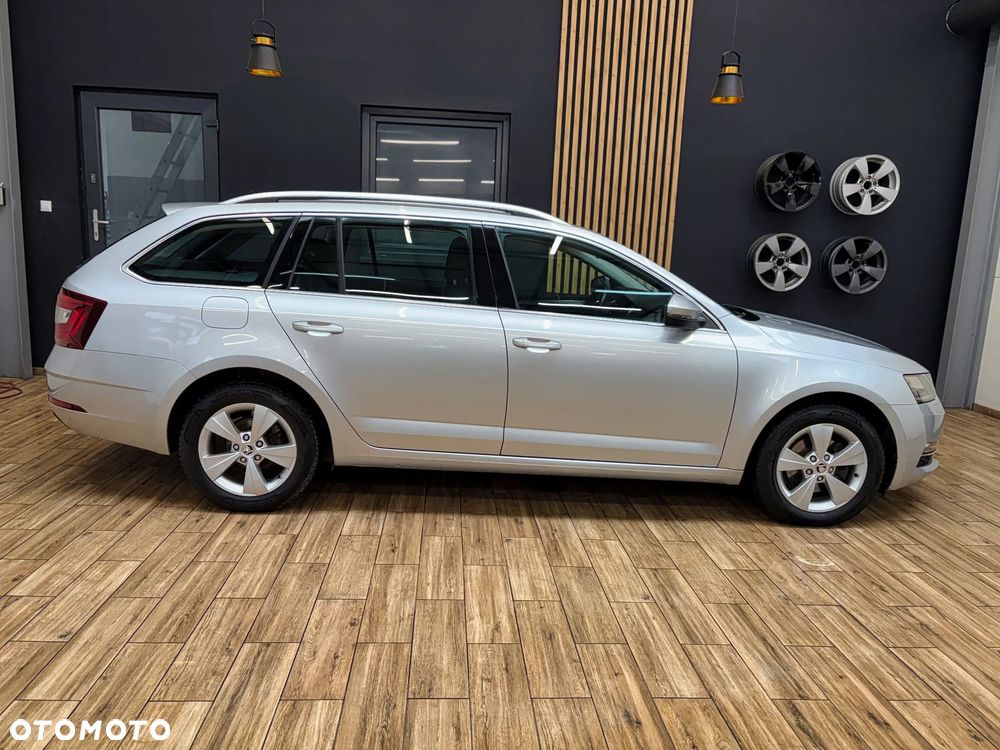 Skoda Octavia 2.0 TDI Elegance DSG - 6