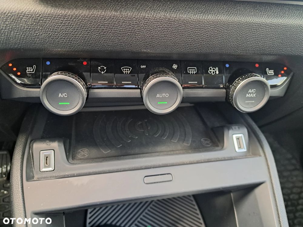 Citroën C4 1.2 PureTech Max S&S - 8