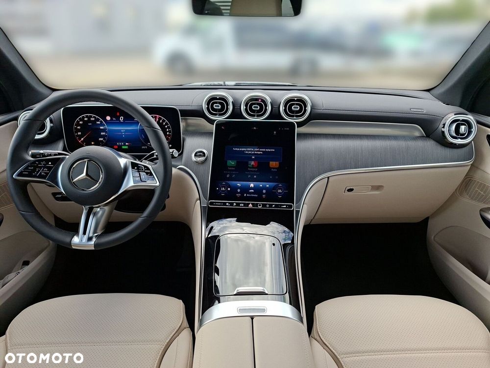 Mercedes-Benz GLC - 12