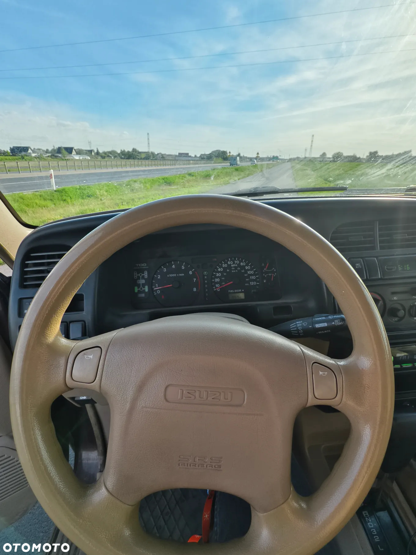 Isuzu Trooper - 2