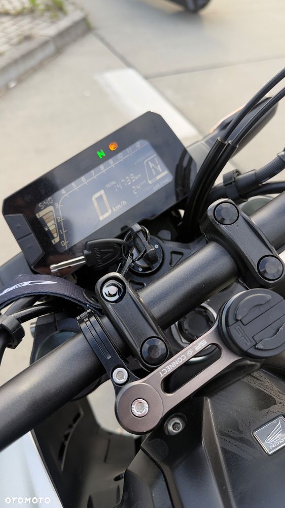 Honda CB - 4