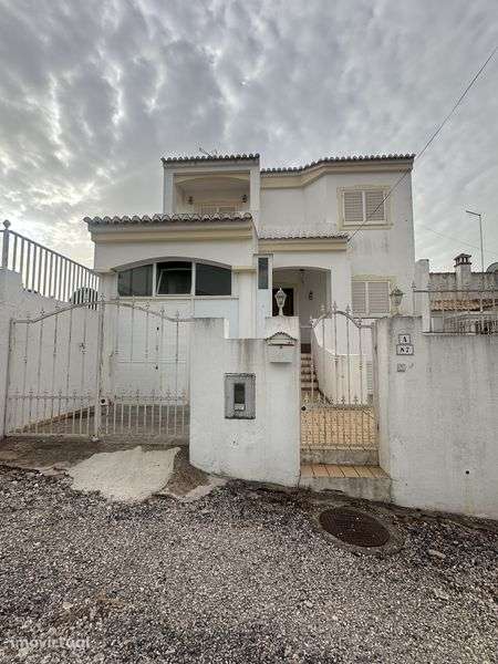 Vende-se Vivenda V4 - Bemposta - Grande imagem: 2/12