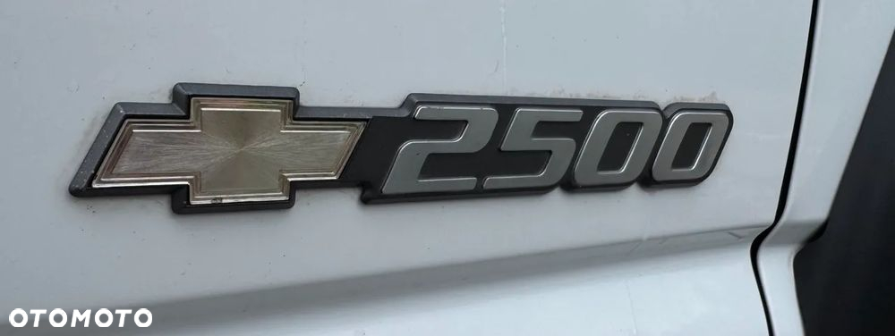 Chevrolet SILVERADO - 21