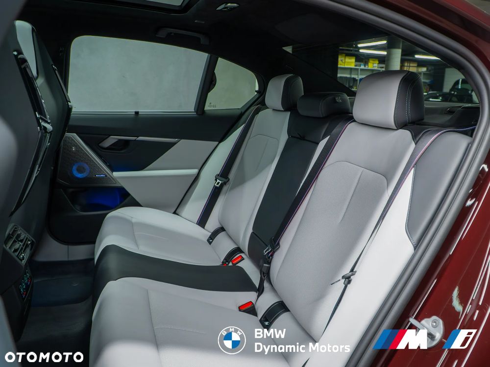 BMW M5 xDrive - 24