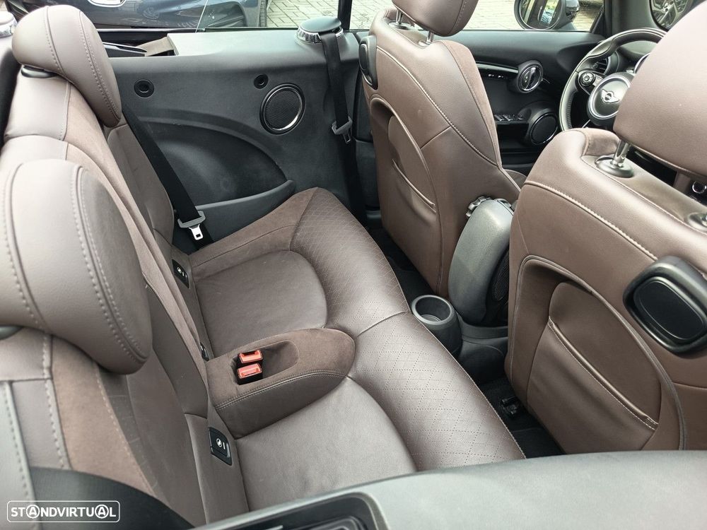 MINI Cabrio Cooper Premium Resolute Edition Auto - 26