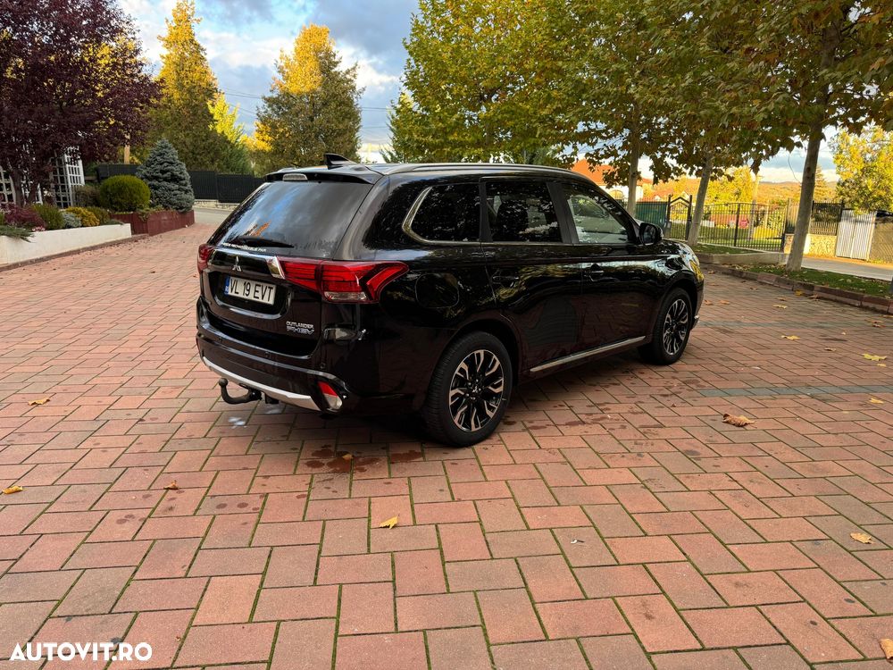 Mitsubishi Outlander - 6