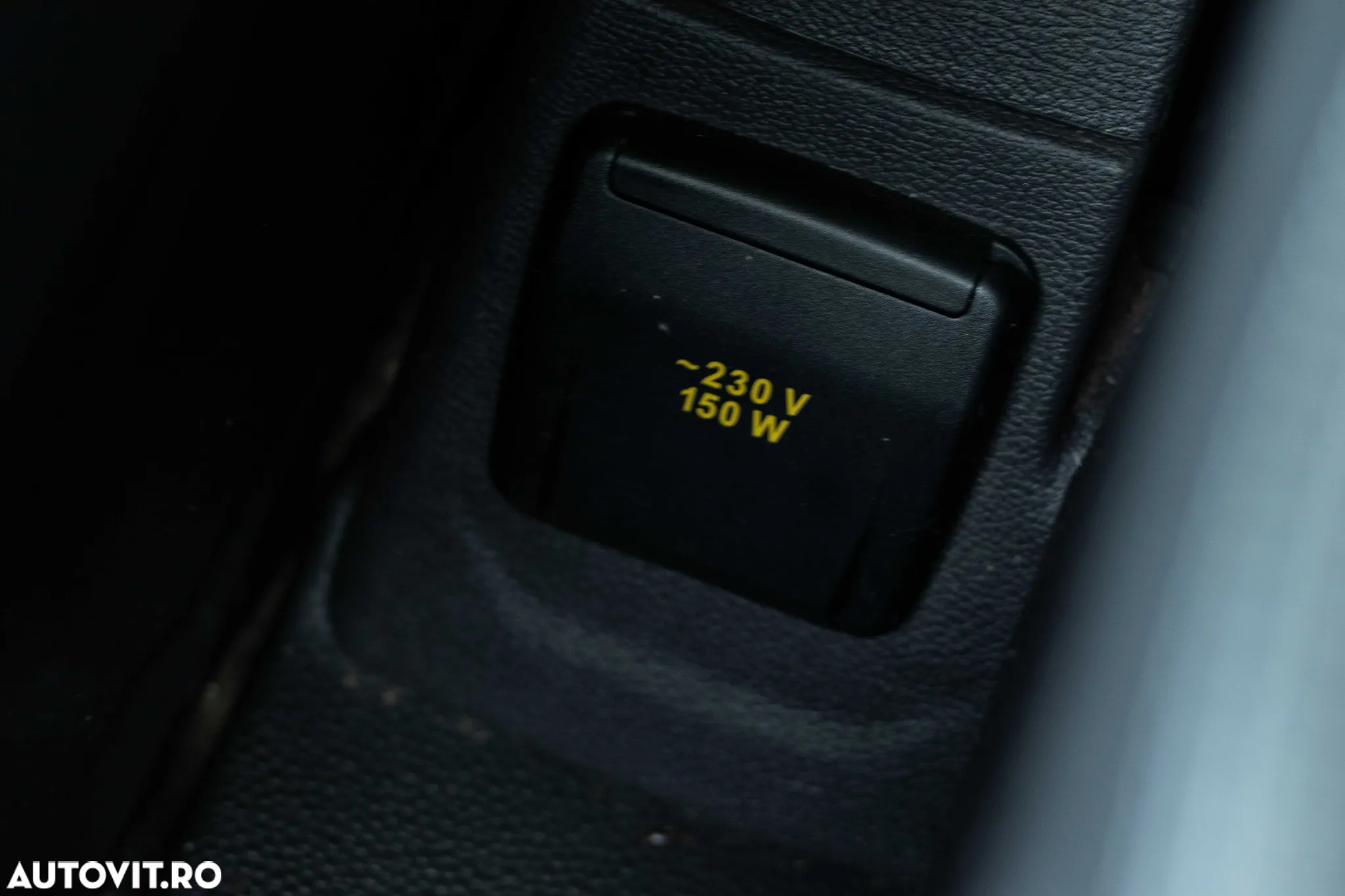 Ford Custom Van Sport 290 LWB - 28