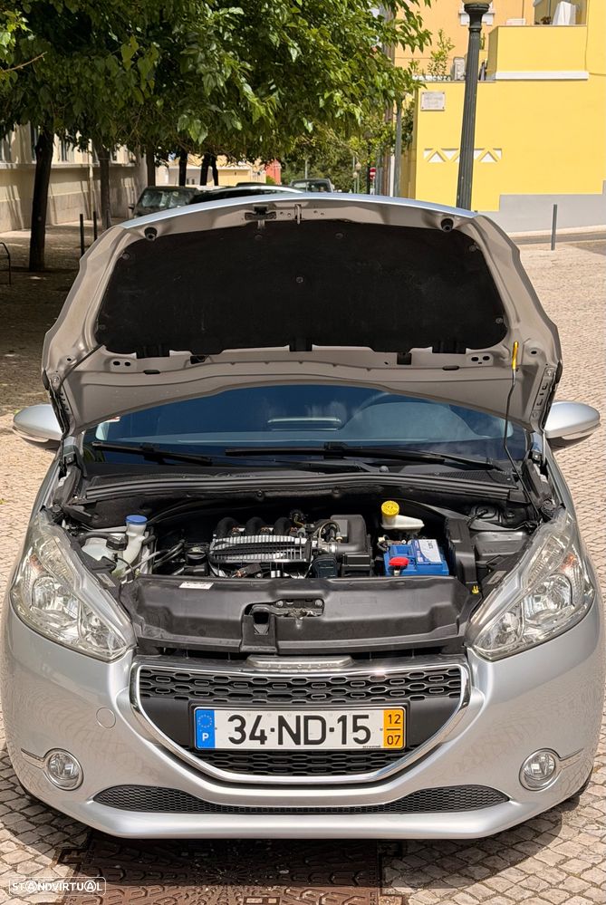 Peugeot 208 1.2 VTi Allure - 21