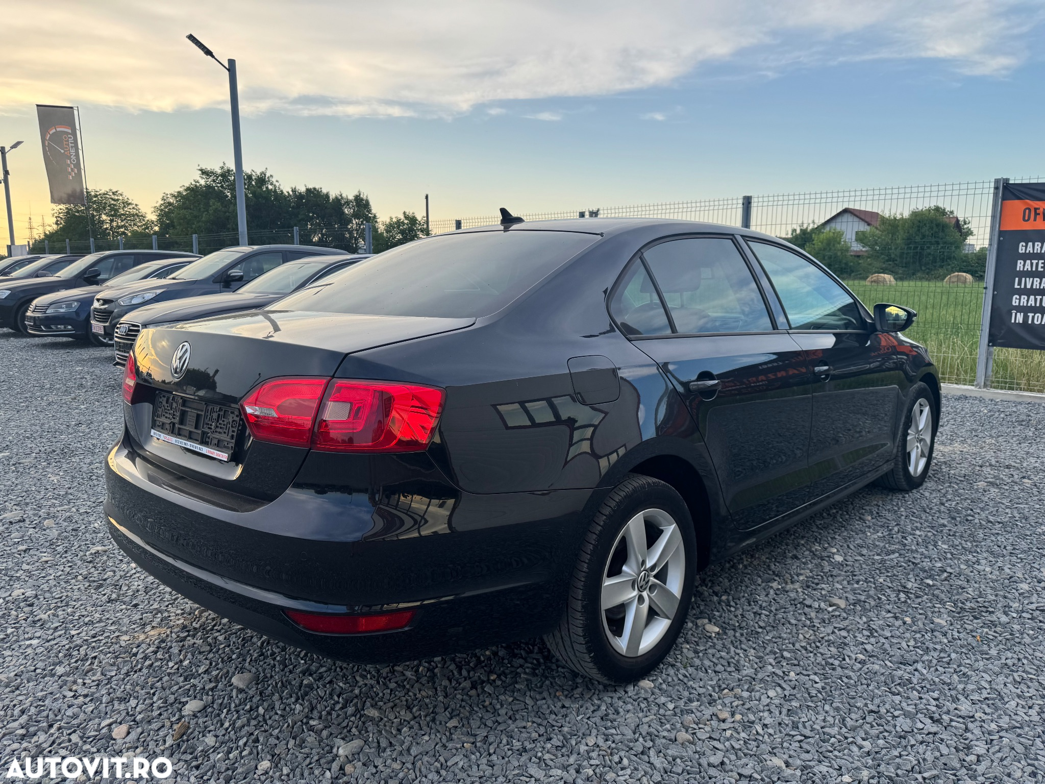 Volkswagen Jetta 1.6 TDI Comfortline - 3