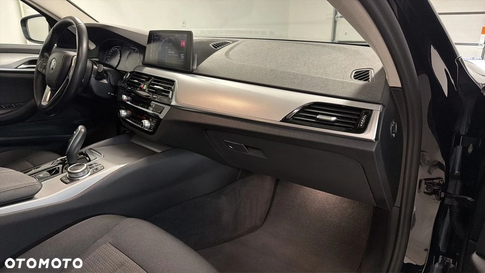 BMW Seria 5 520d mHEV - 18