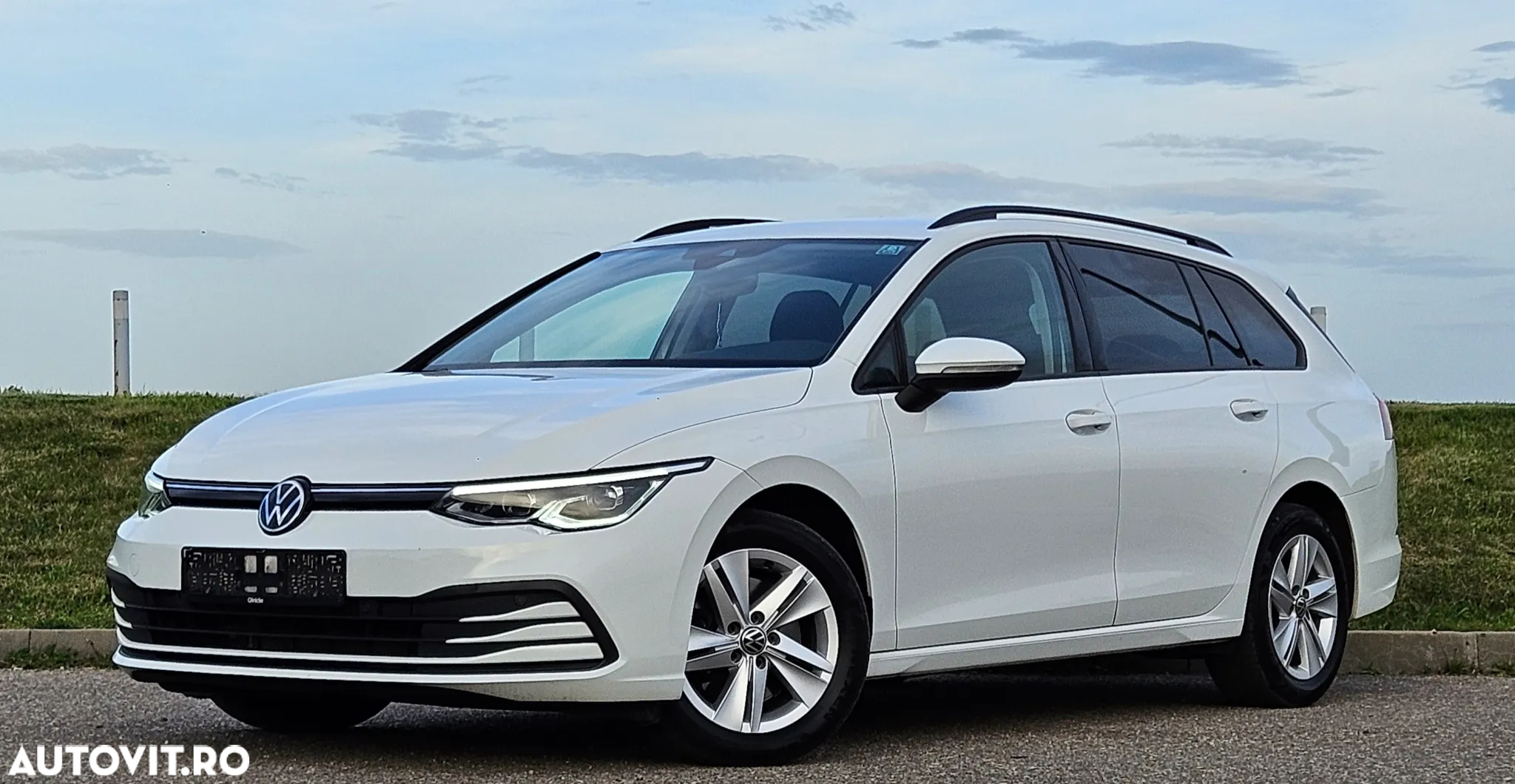 Volkswagen Golf - 2
