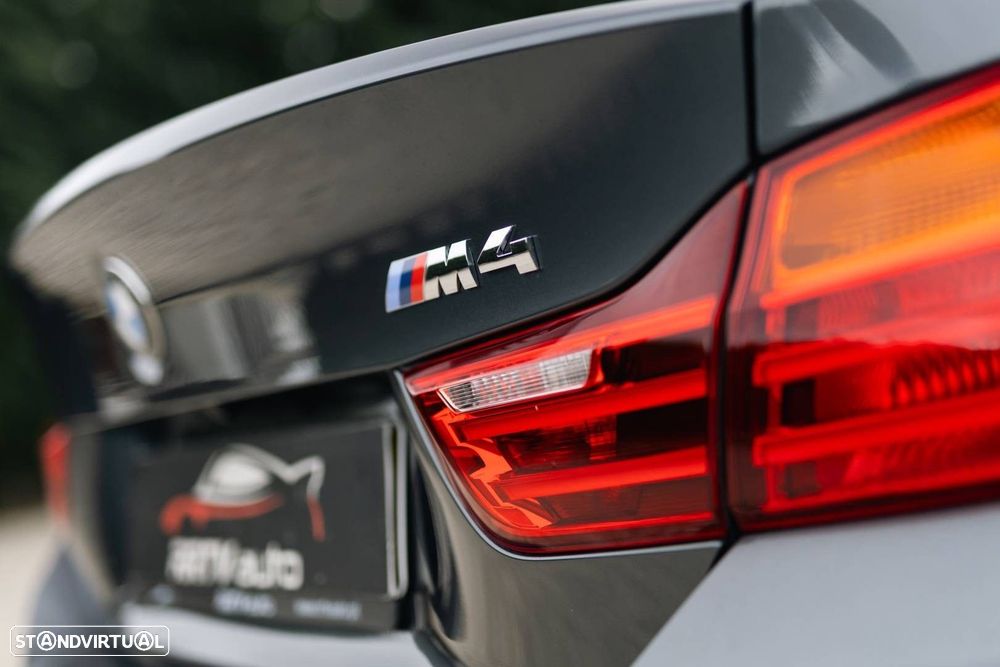 BMW M4 Auto - 36