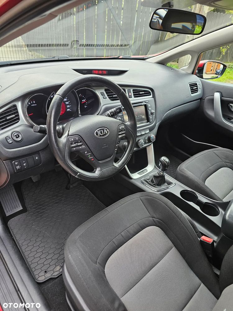 Kia Ceed 1.4 CVVT ISG Dream Team Edition - 10