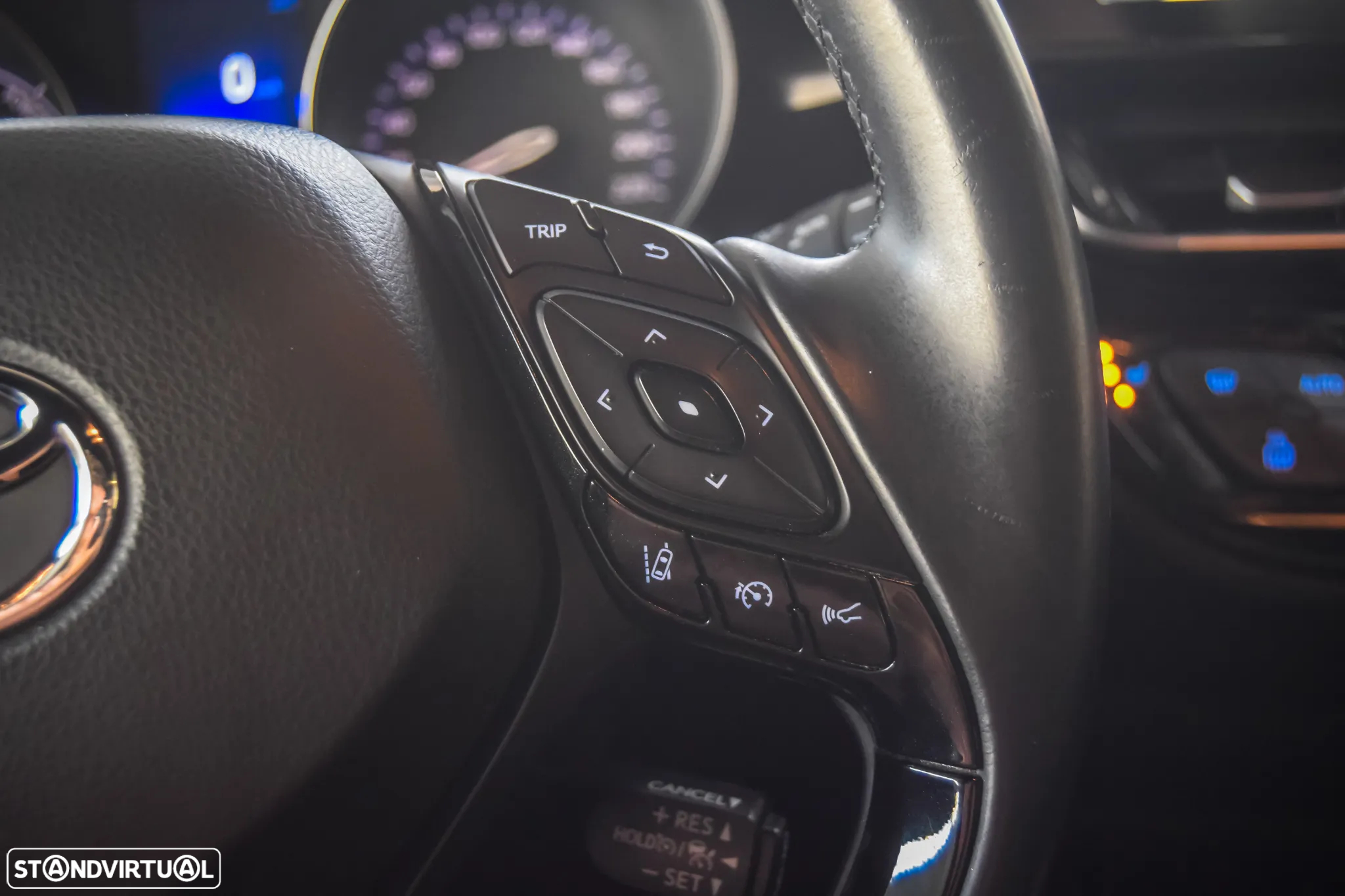 Toyota C-HR 1.8 HSD Exclusive+P.Luxury - 27