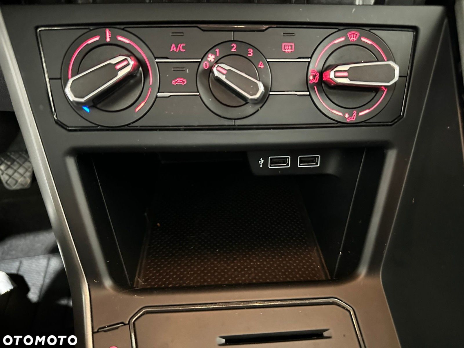 Volkswagen Polo - 33