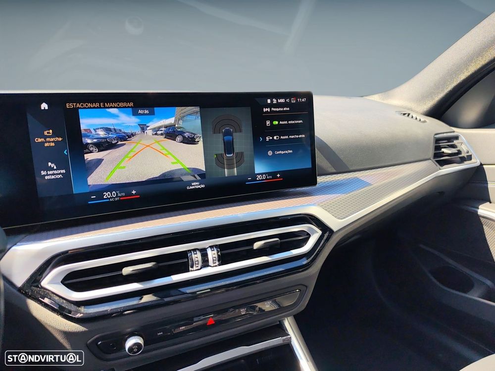 BMW 320 d Touring Pack Desportivo M Auto - 30