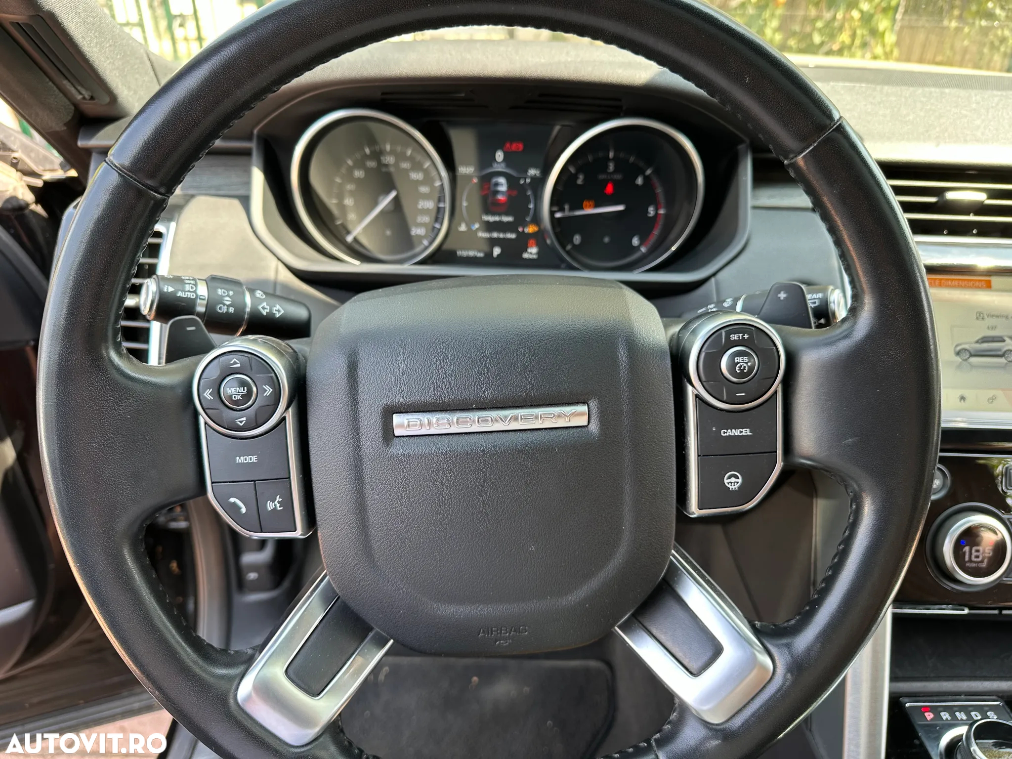 Land Rover Discovery 2.0 L SD4 Ingenium HSE Luxury - 11