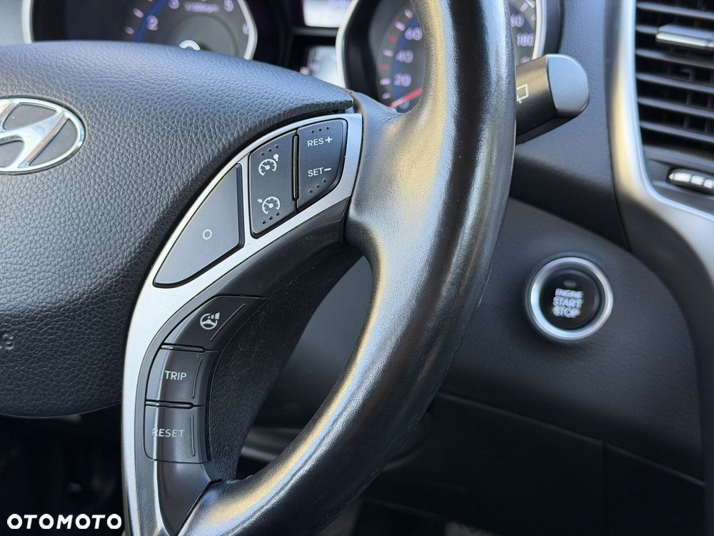 Hyundai i30 blue Kombi 1.4 YES Gold - 15