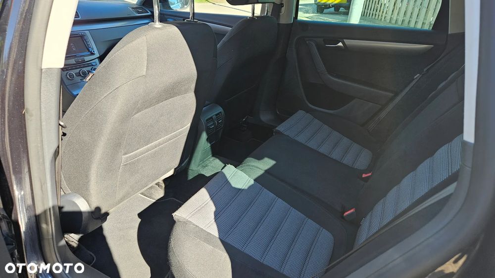 Volkswagen Passat 2.0 TDI DSG BlueMotion Technology Highline - 18