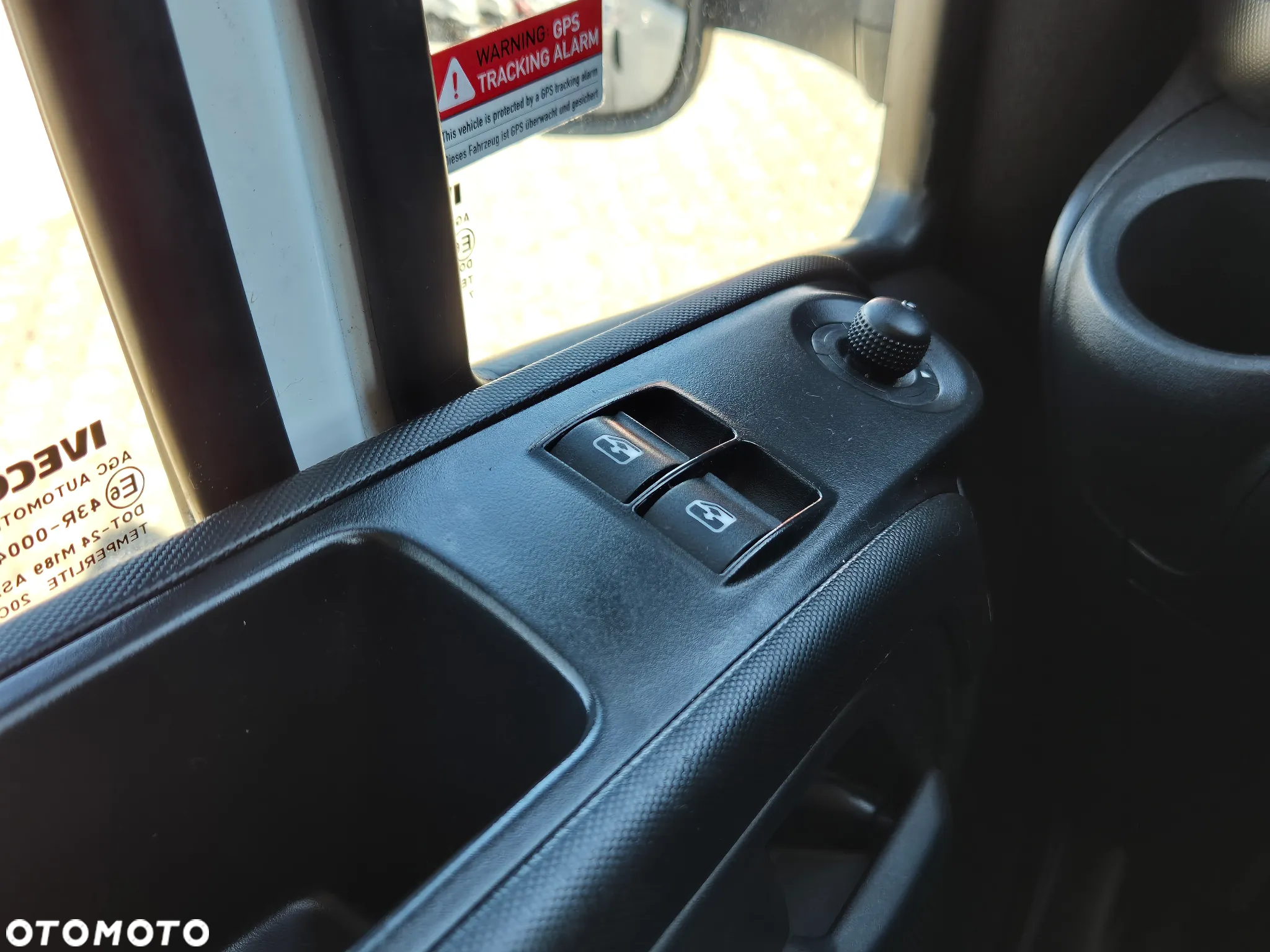 Iveco Daily 35S16, skrzynia 4,40 x 2,30m, klimatyzacja - 8