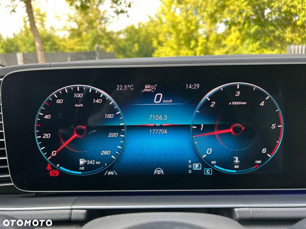 Mercedes-Benz GLS - 24