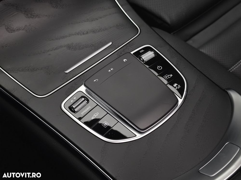 Mercedes-Benz GLC 300 e 4Matic 9G-TRONIC AMG Line Plus - 12