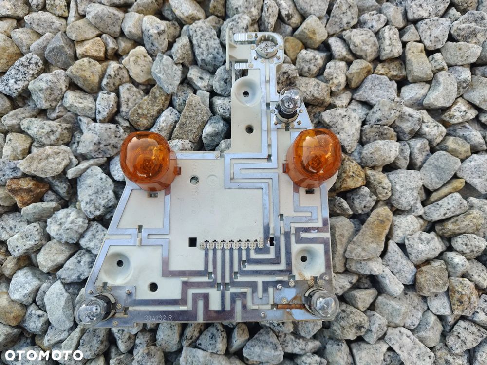MERCEDES W211 SEDAN WKŁAD LAMPY TYL AVANTGARDE LED PRAWY - 1