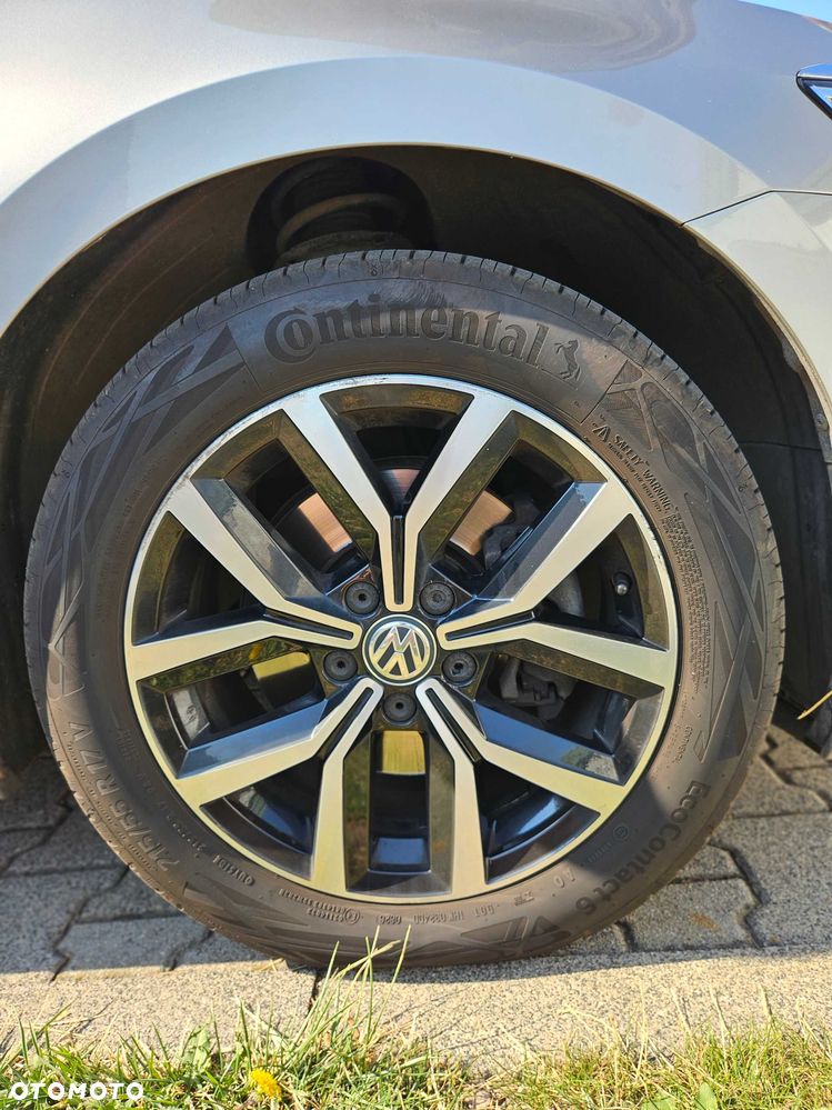 Volkswagen Passat - 8
