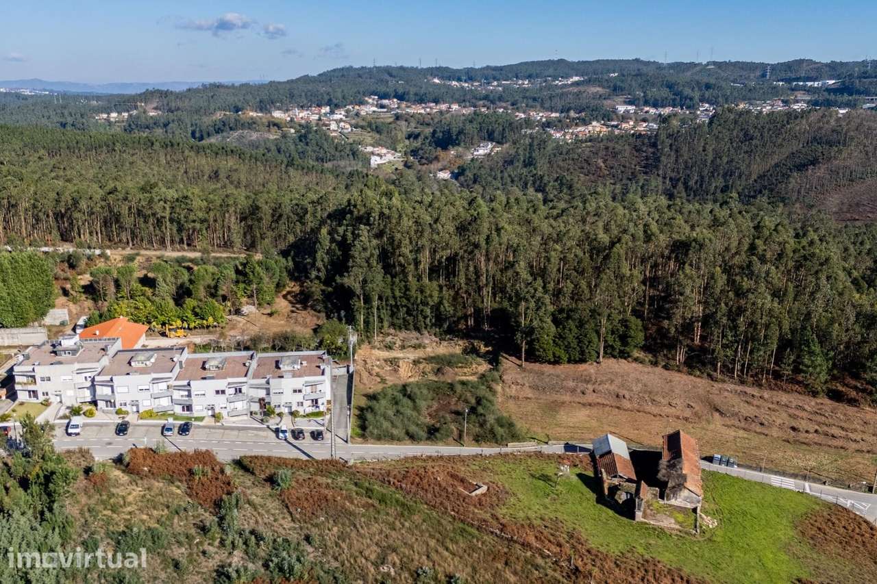 TERRENO URBANO de 1512 m2 com Projeto para 7 Apartamentos em Escapães - Grande imagem: 3/16
