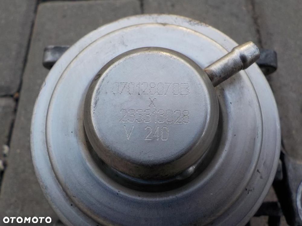 T5 2.5 TDI PRZEPUSTNICA ZAWÓR EGR 070128070B - 5