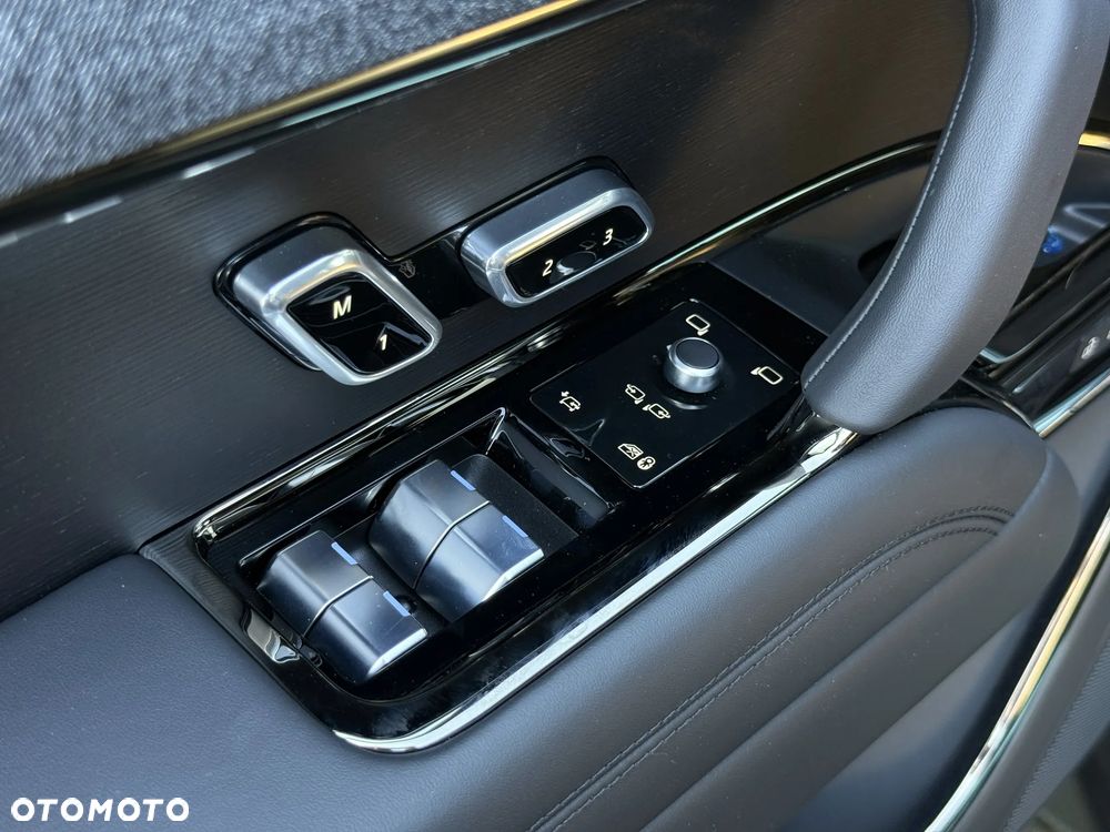 Land Rover Range Rover Sport D350 Autobiography - 19