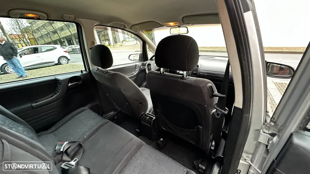 Opel Zafira - 20