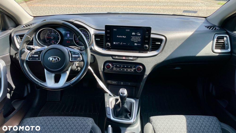 Kia Ceed 1.6 CRDi SCR M - 9
