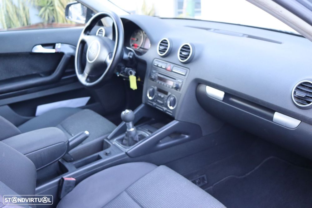 Audi A3 2.0 TDI Attraction - 8