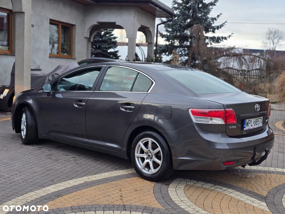 Toyota Avensis - 6