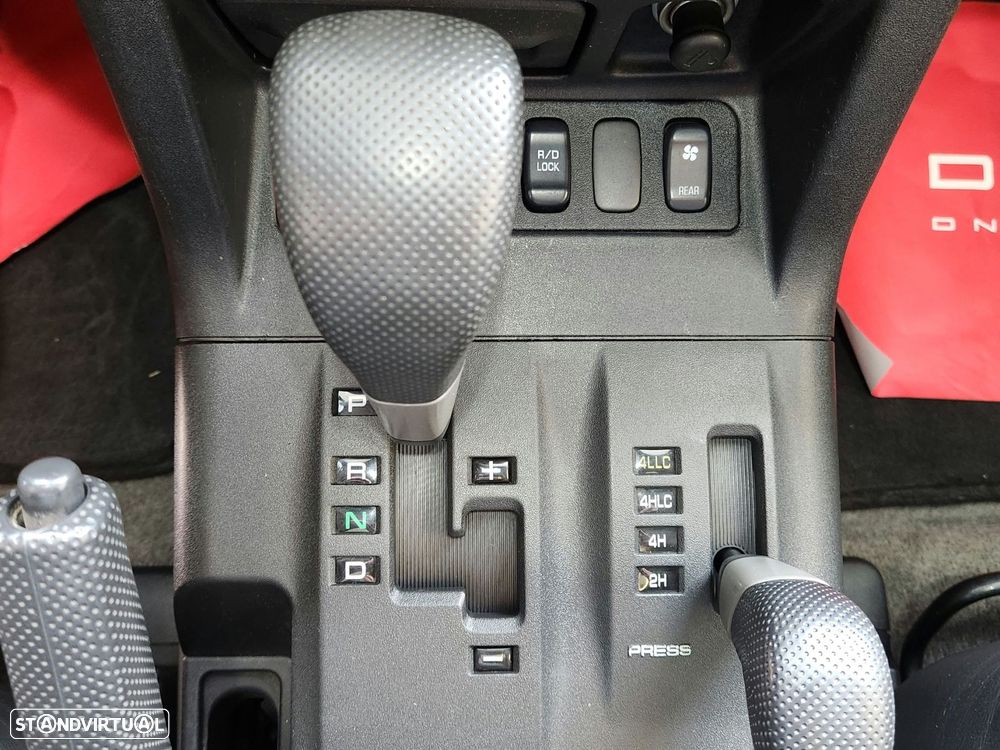 Mitsubishi Pajero 3.2 DI-D GLS ABS+CA+TA - 24