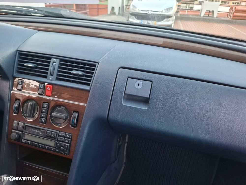 Mercedes-Benz C 180 Elegance - 8